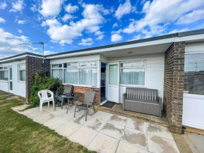 Lovely 4 Berth Chalet For Hire At California Sands In Norfolk Ref 52350Cs